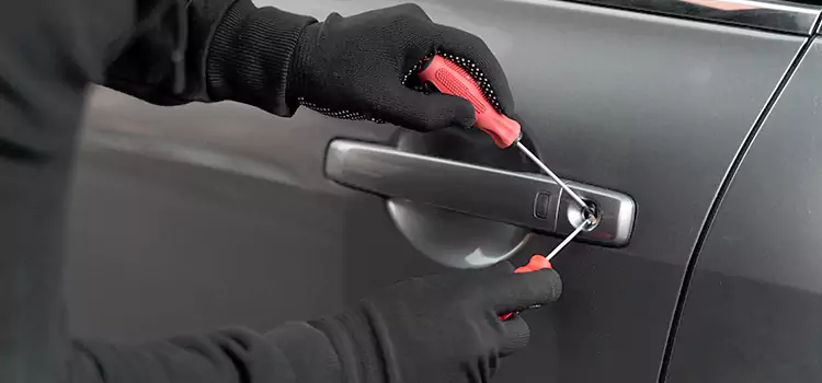 Locked Out of Car Help Youngstown